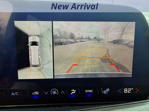 Certified 2025 Chevrolet Suburban LT image 12