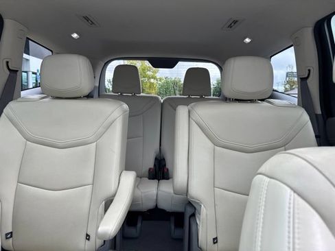 Used 2022 Cadillac XT6 Premium Luxury w/ Technology Package AWD/4WD image 10