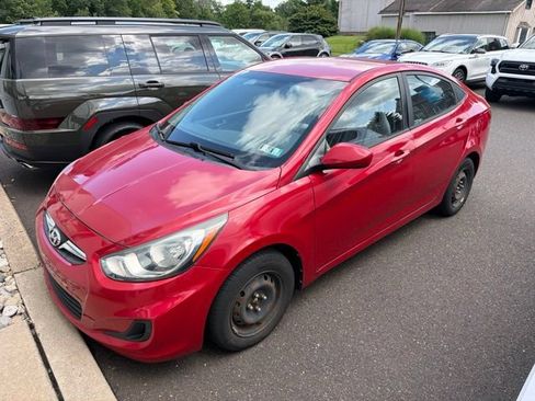 Used 2013 Hyundai Accent GLS FWD image 3