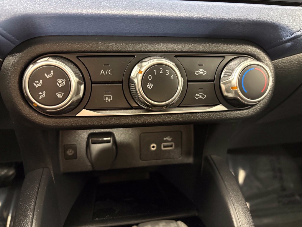 Used 2025 Nissan Versa SV w/ Trunk Package FWD image 18