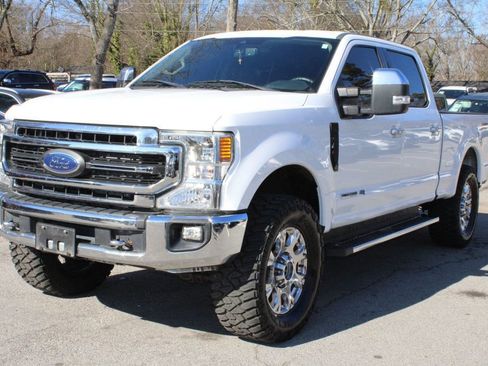 Used 2020 Ford F250 Lariat w/ Chrome Package image 3