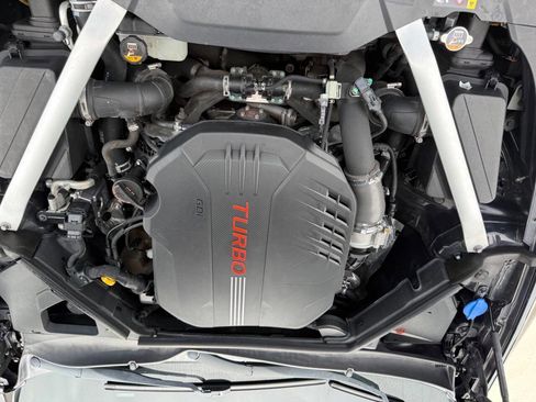 Used 2018 Kia Stinger GT1 RWD image 31