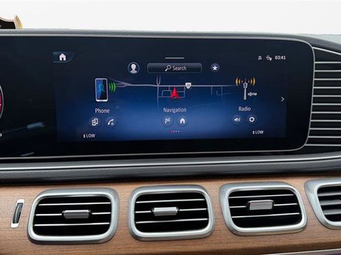 Used 2024 Mercedes-Benz GLS 450 4MATIC w/ Pinnacle Trim Package image 21