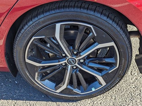 New 2025 Nissan Altima 2.5 SR image 9