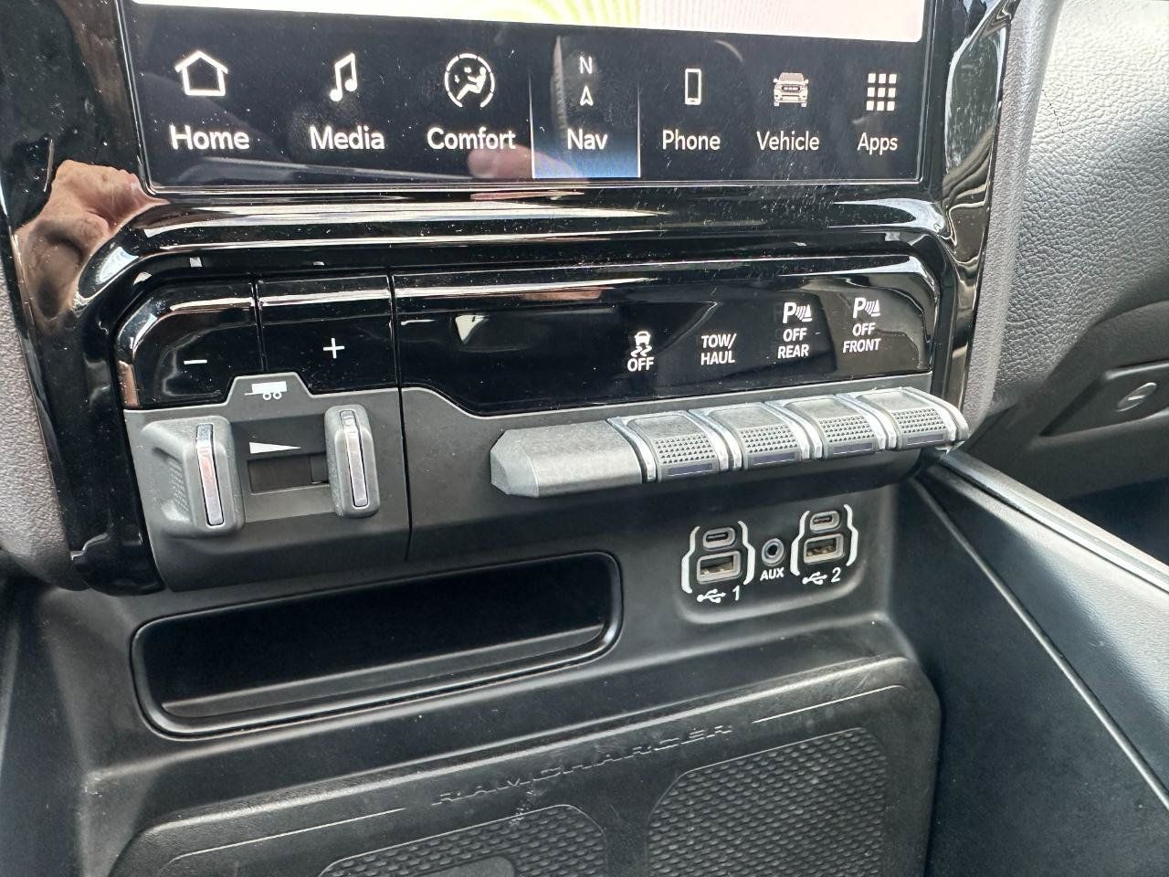 Used 2023 RAM 1500 Laramie AWD/4WD image 47