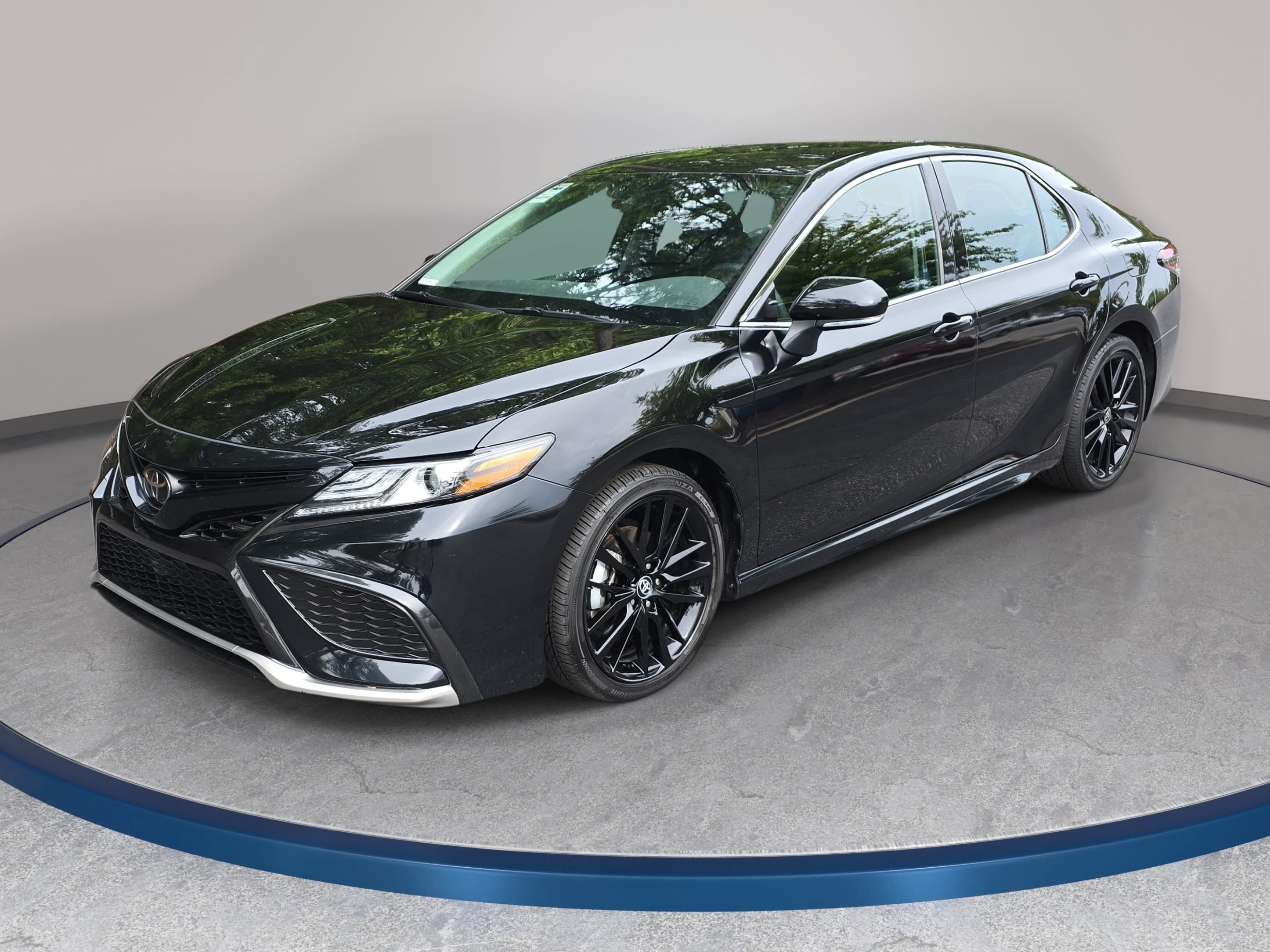 Used 2024 Toyota Camry XSE FWD image 1