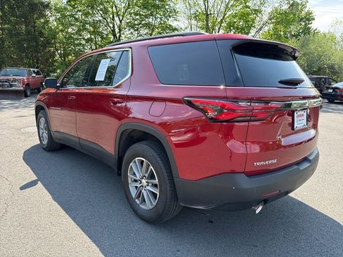 Used 2023 Chevrolet Traverse LT FWD image 5