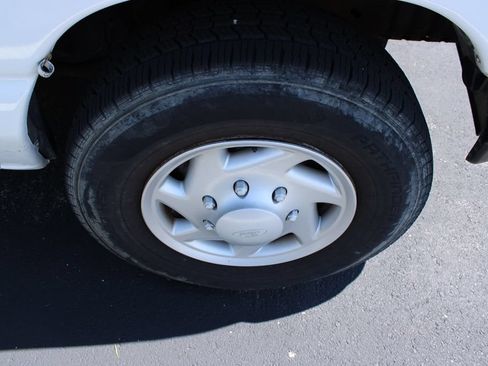 Used 2007 Ford E-250 and Econoline 250 RWD image 4
