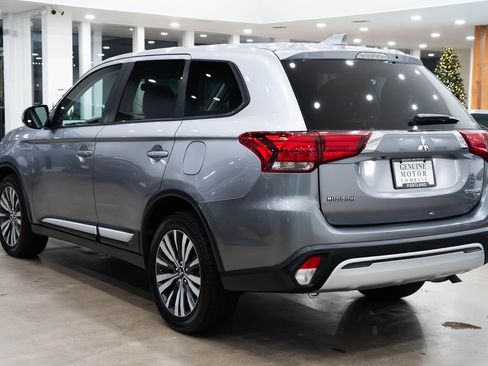 Used 2019 Mitsubishi Outlander SE image 6