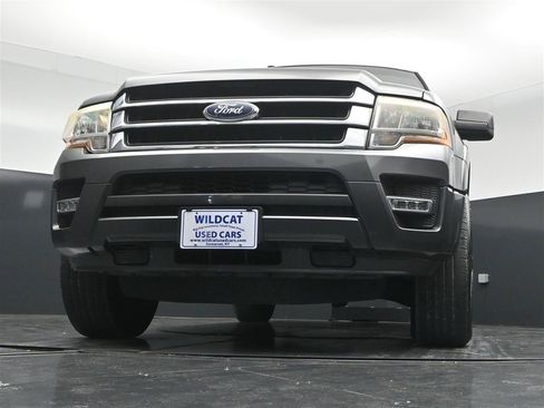 Used 2016 Ford Expedition XLT w/ Equipment Group 202A RWD image 28
