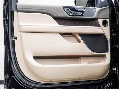 Used 2024 Lincoln Navigator Reserve w/ Monochromatic Package image 30