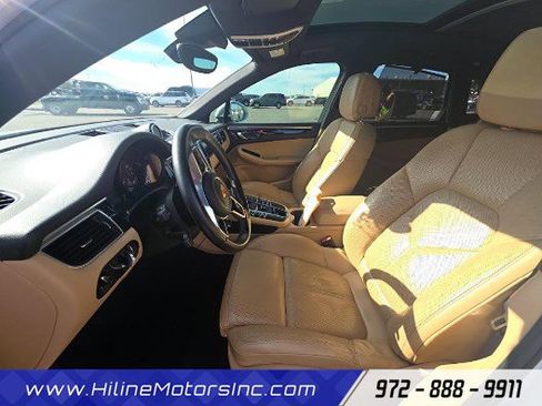 Used 2018 Porsche Macan image 14