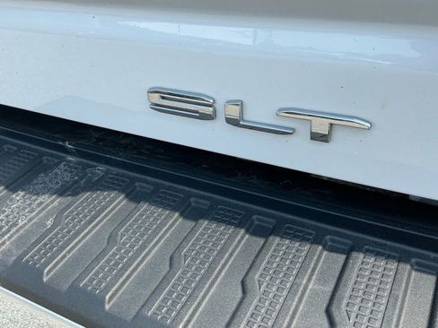 Used 2022 GMC Sierra 2500 SLT w/ SLT Premium Package image 21