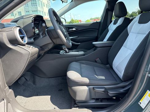 New 2025 Chevrolet Trax LS w/ LS Convenience Package image 10