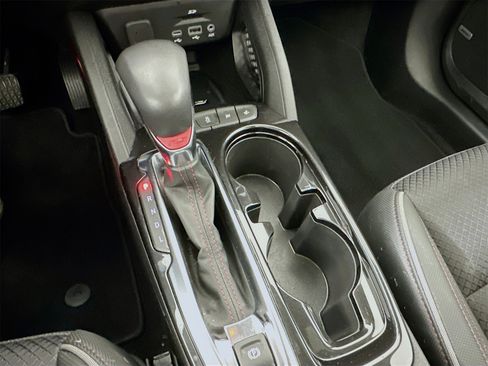 Used 2021 Chevrolet TrailBlazer RS w/ Sun and Liftgate Package image 17