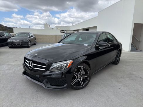 Used 2018 Mercedes-Benz C 300 4MATIC Sedan image 3