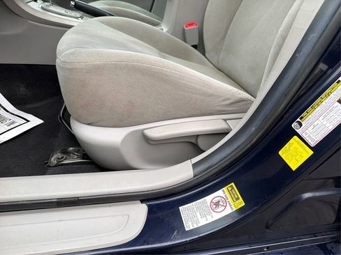 Used 2012 Toyota Corolla LE image 21