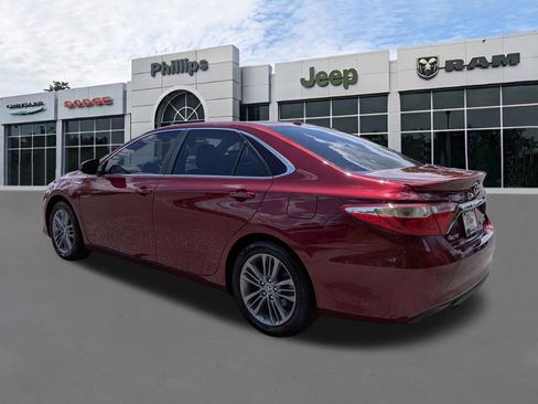 Used 2016 Toyota Camry SE FWD image 5