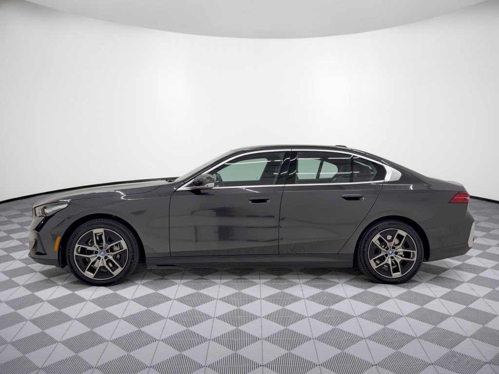 Certified 2025 BMW i5 eDrive40i w/ Premium Package RWD image 2