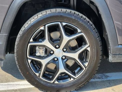 Used 2024 Jeep Compass Limited AWD/4WD image 10