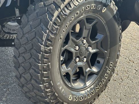 Used 2023 Jeep Wrangler Unlimited w/ 8.4" Radio Group image 12