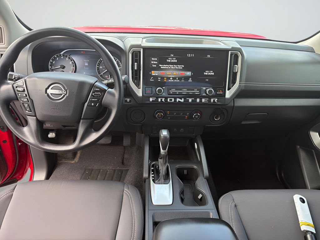 Certified 2025 Nissan Frontier SV RWD image 20