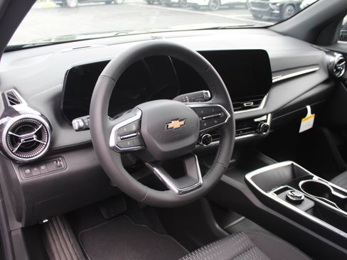 New 2027 Chevrolet Equinox LT FWD image 10