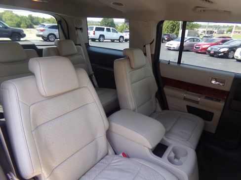 Used 2010 Ford Flex Limited FWD image 29