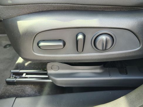 Used 2022 Buick Encore GX Select AWD/4WD image 18