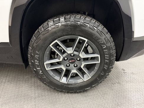 New 2026 GMC Terrain AT4 w/ LPO, Black Badging Package image 11