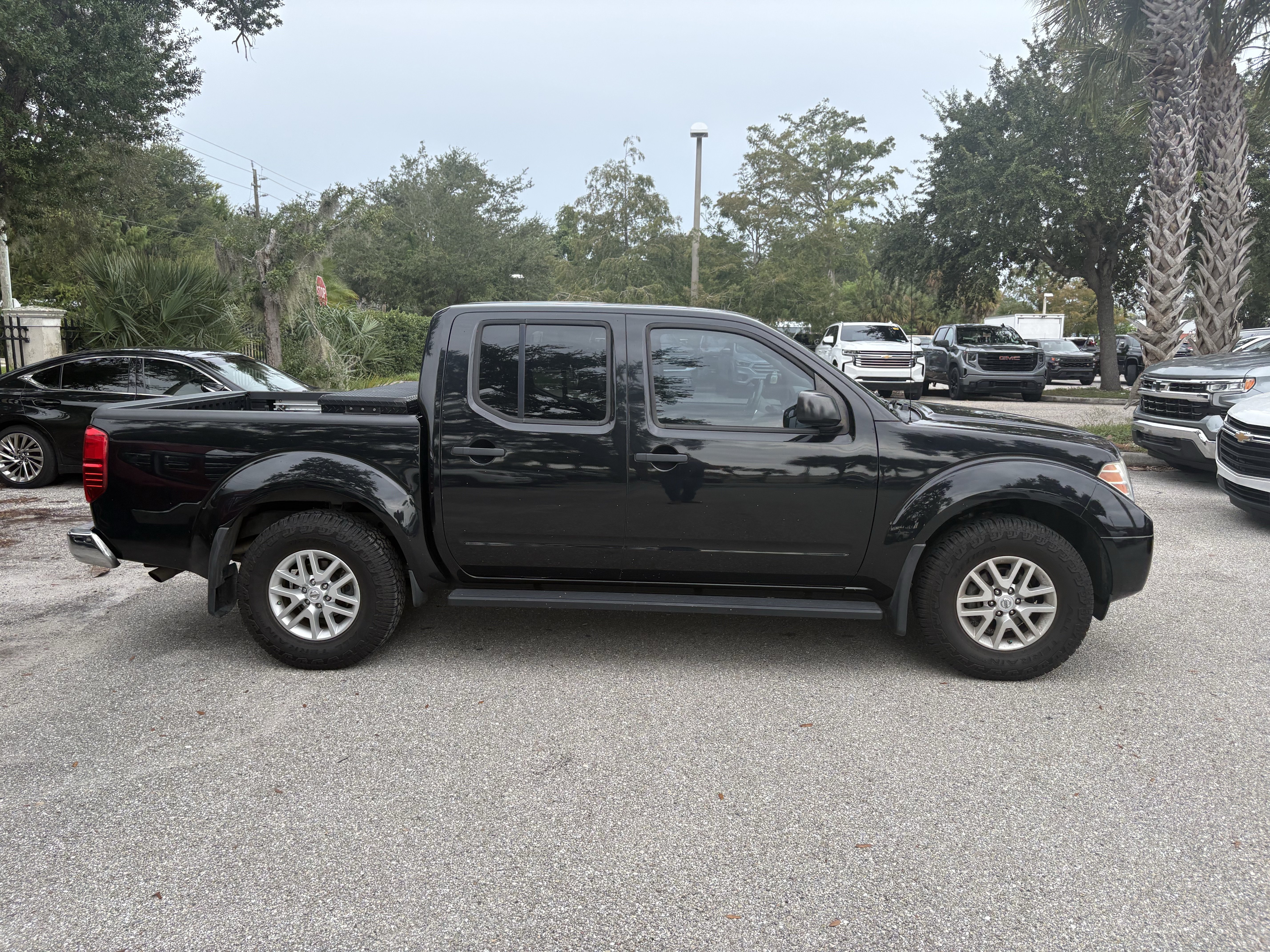 Used 2019 Nissan Frontier SV w/ Value Truck Package RWD image 8