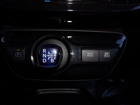 Used 2022 Toyota Prius LE image 17