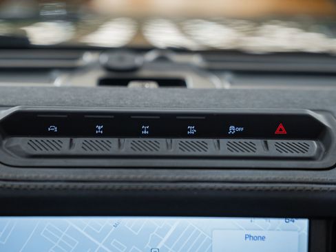 Used 2025 Ford Bronco Badlands image 28