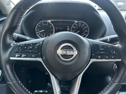 Used 2025 Nissan Sentra SR FWD image 22