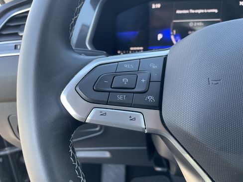 Certified 2023 Volkswagen Tiguan SE image 25