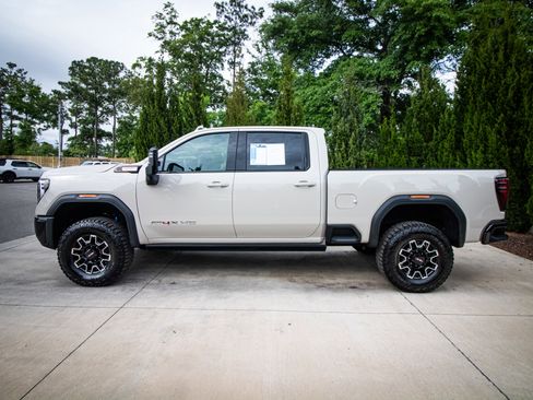 Used 2026 GMC Sierra 2500 AT4X w/ LPO, Black Badging Package AWD/4WD image 7