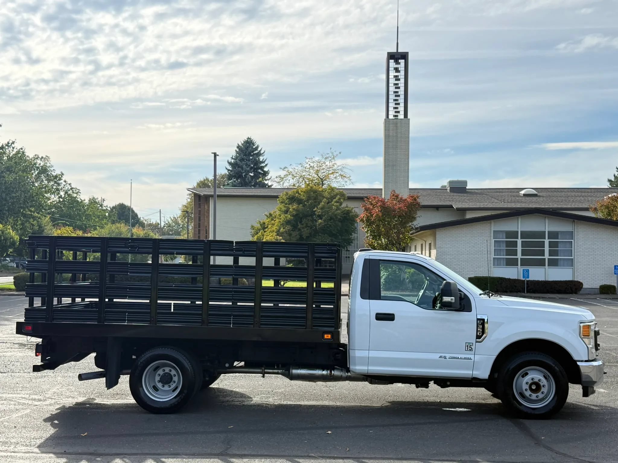 Used 2022 Ford F350 XL w/ Power Equipment Group RWD image 6