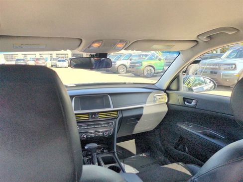 Used 2020 Kia Optima S image 26