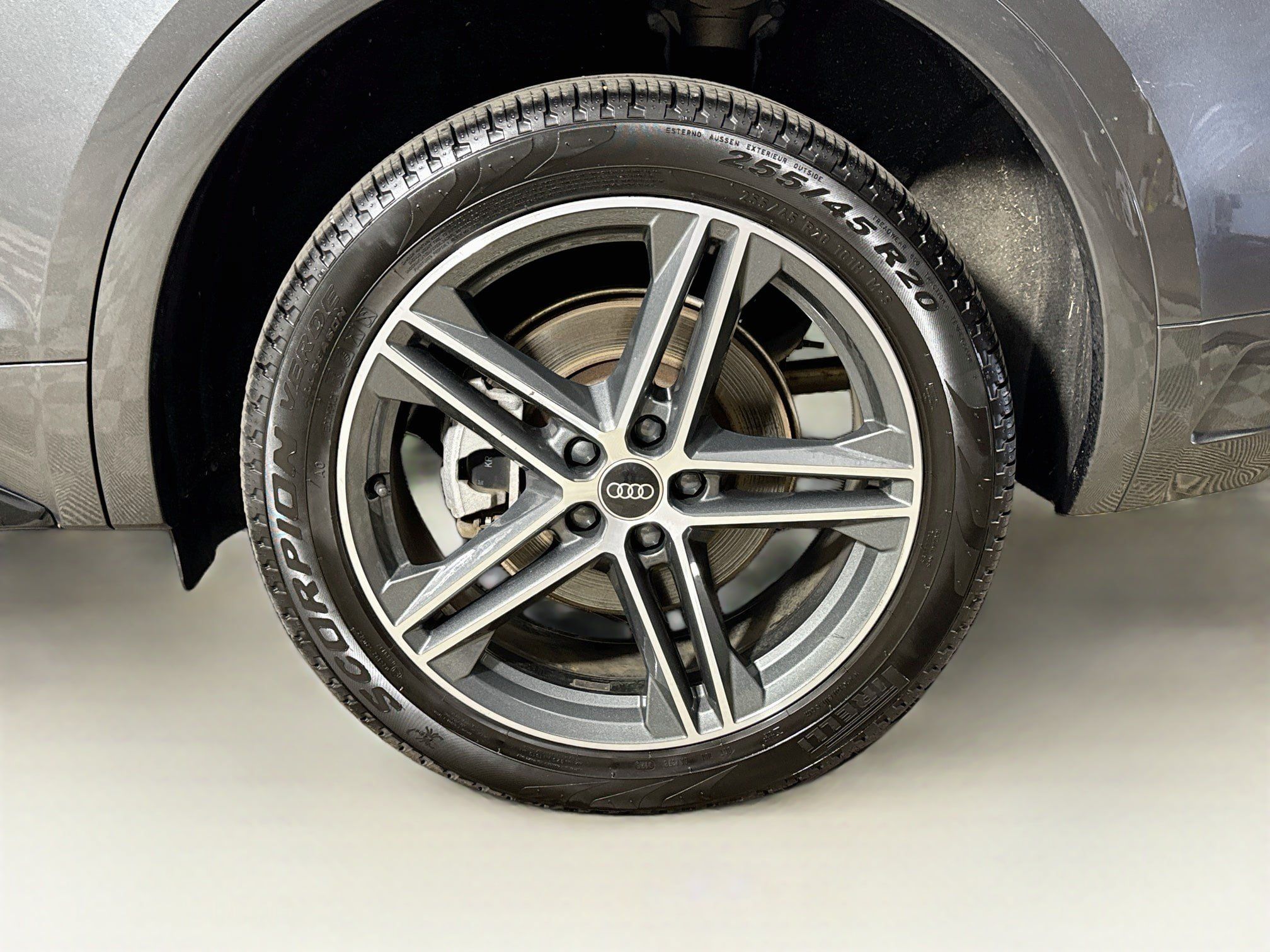Used 2023 Audi Q5 e Premium Plus w/ Premium Plus Package AWD/4WD image 32