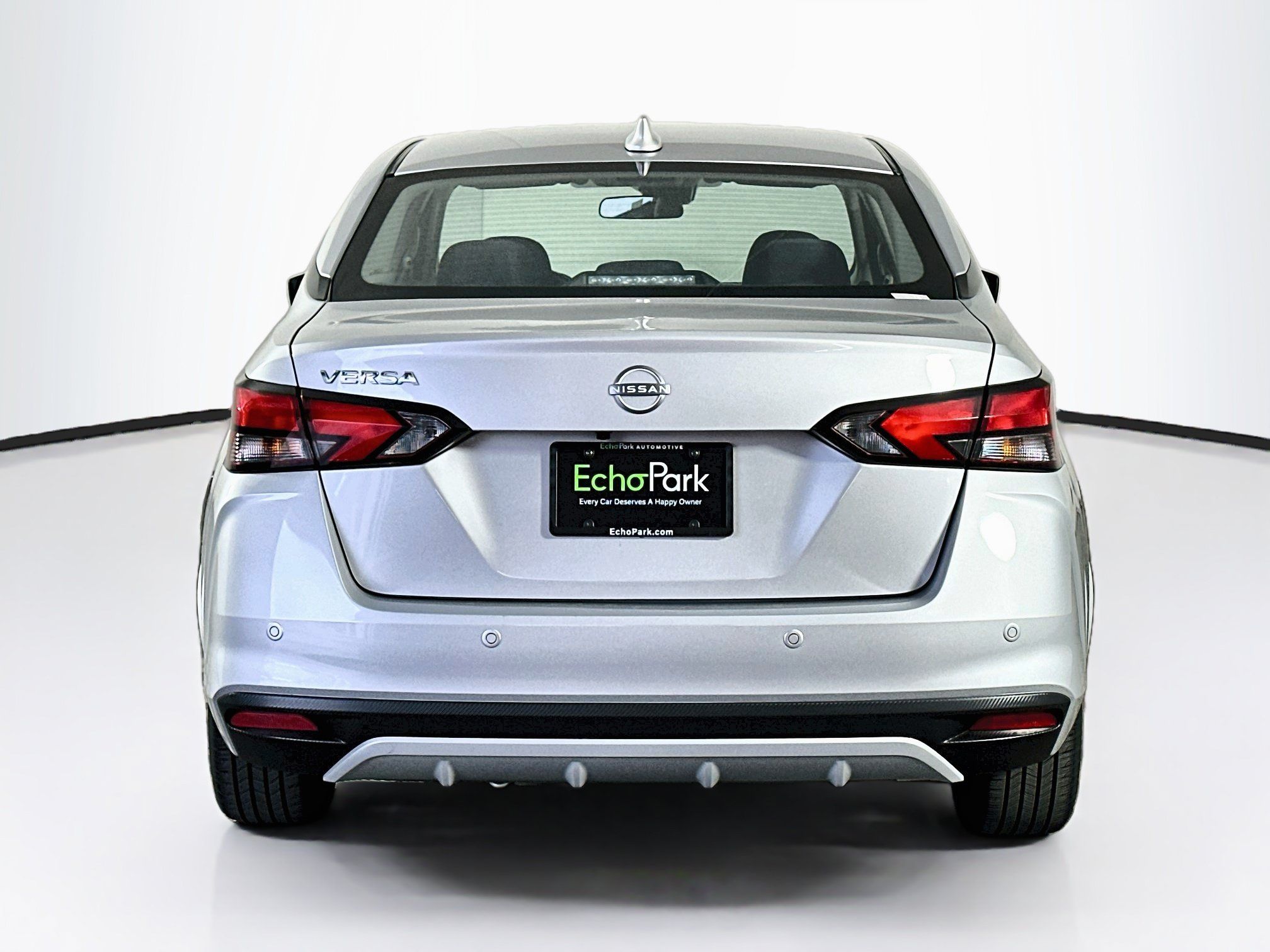 Used 2025 Nissan Versa SV FWD image 7