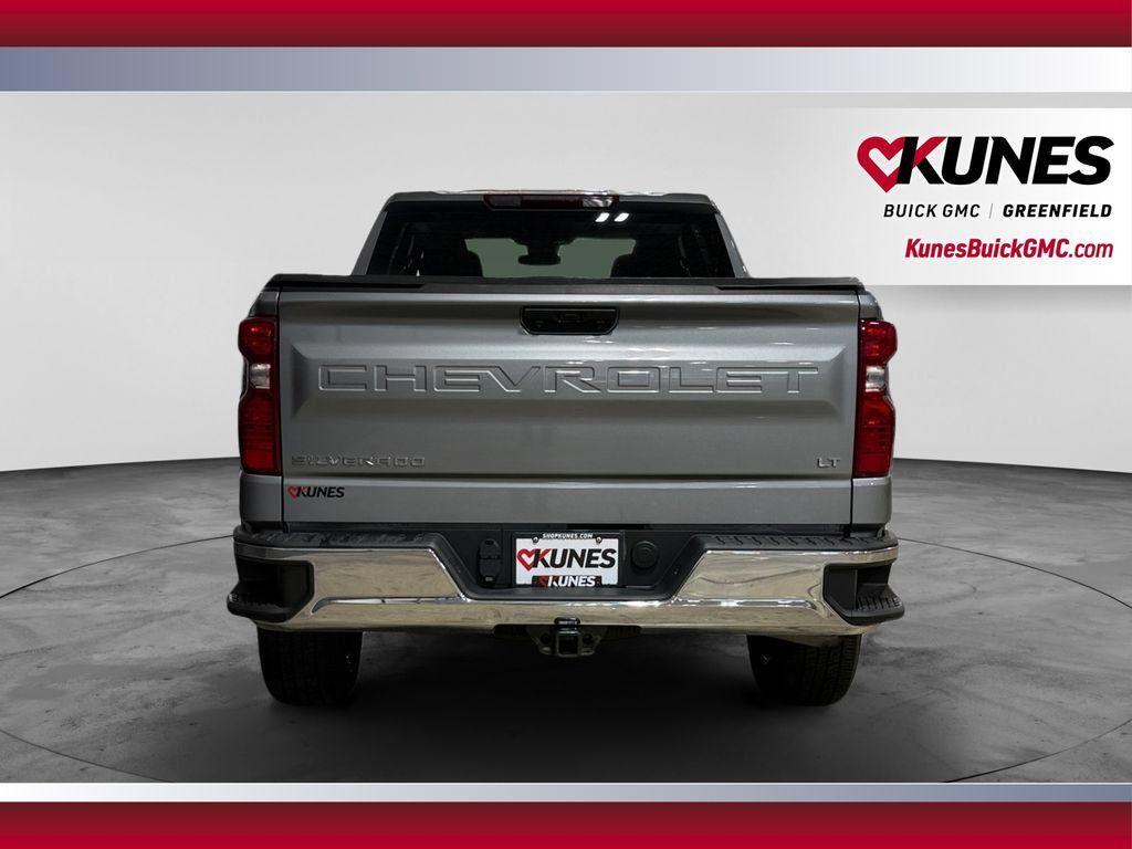 Used 2024 Chevrolet Silverado 1500 LT AWD/4WD image 9