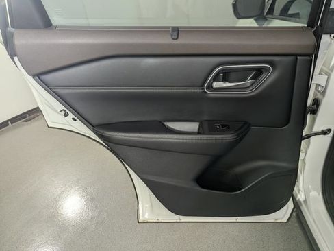 Used 2021 Nissan Rogue Platinum AWD/4WD image 15