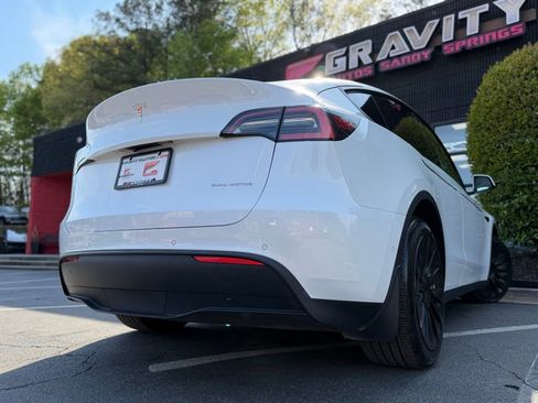 Used 2021 Tesla Model Y Long Range image 13
