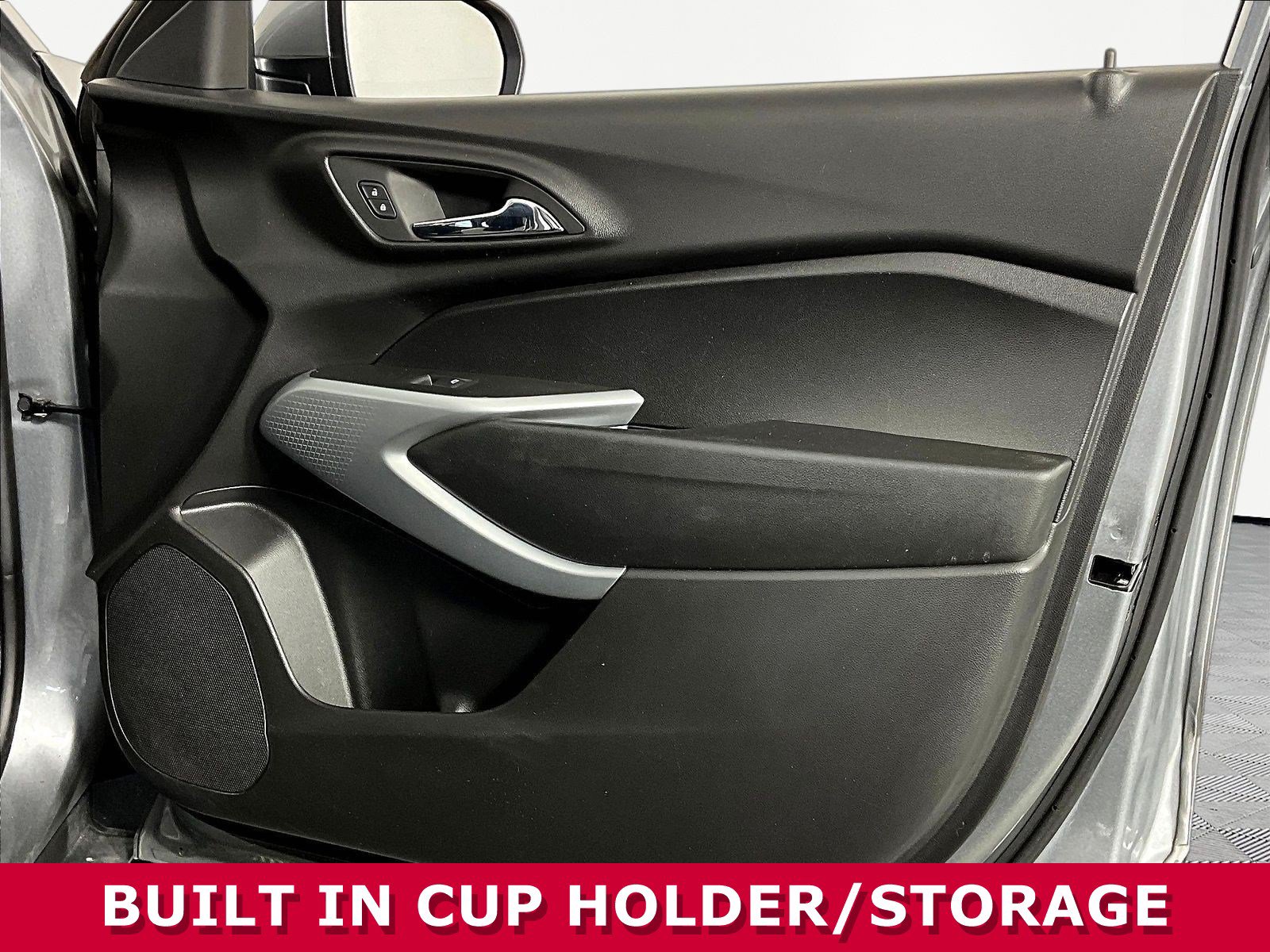 Used 2025 Chevrolet Trax LS w/ LS Convenience Package FWD image 25