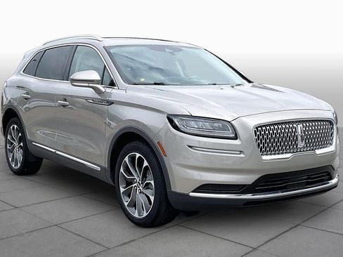 Used 2023 Lincoln Nautilus Reserve AWD/4WD image 3