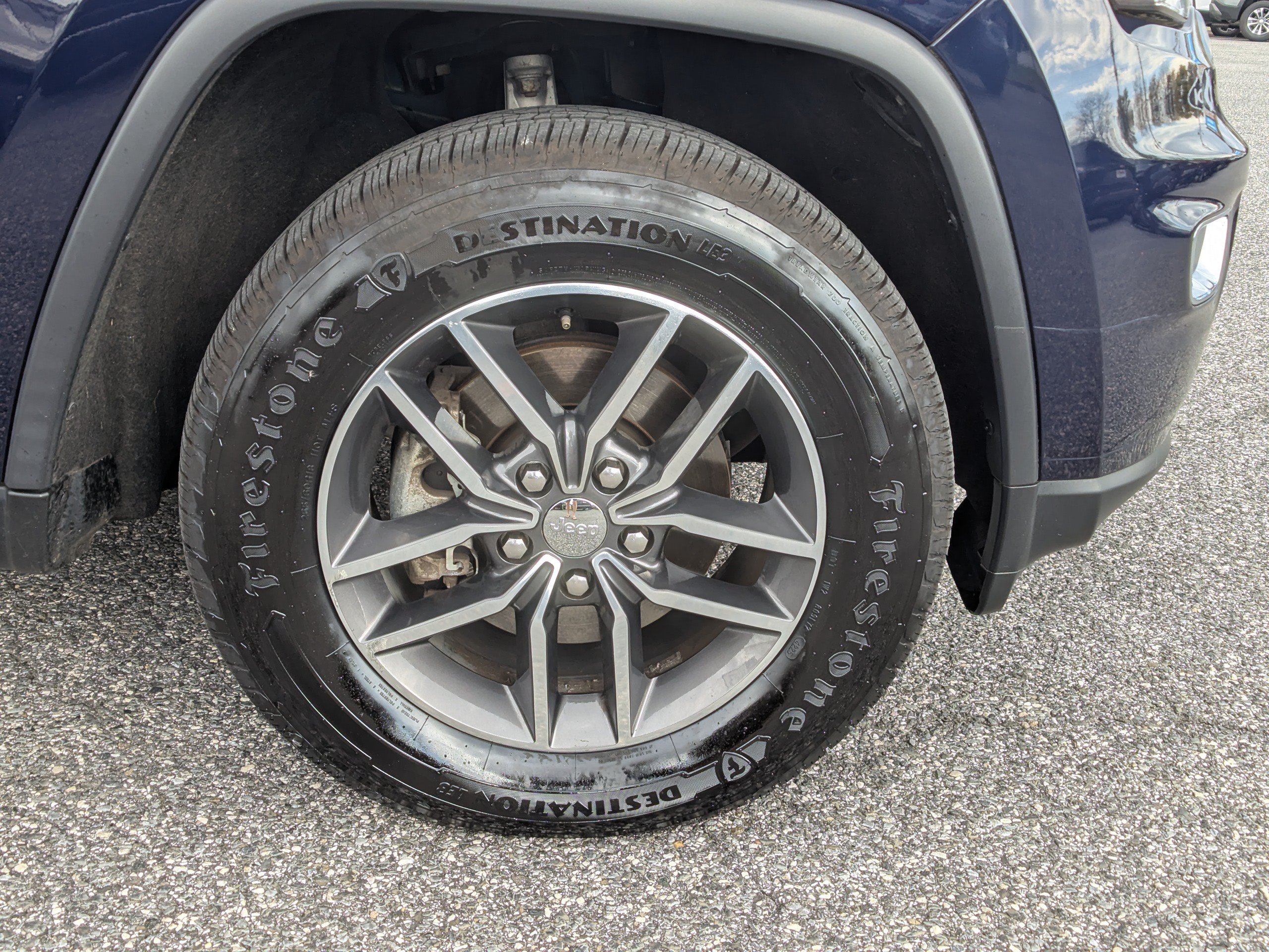 Used 2017 Jeep Grand Cherokee Limited AWD/4WD image 11