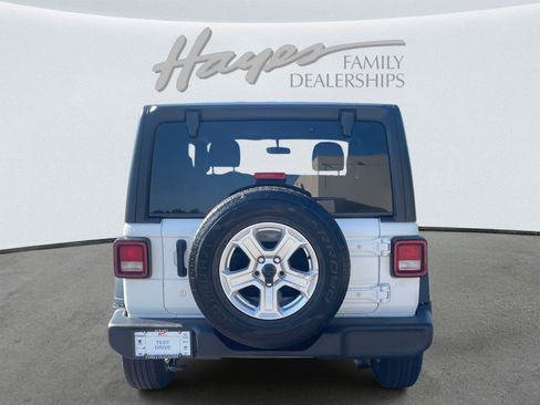 Used 2020 Jeep Wrangler Sport image 31