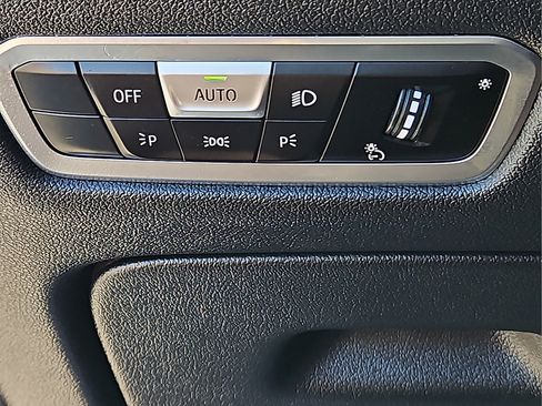 Used 2022 BMW X5 xDrive40i w/ Premium Package AWD/4WD image 19