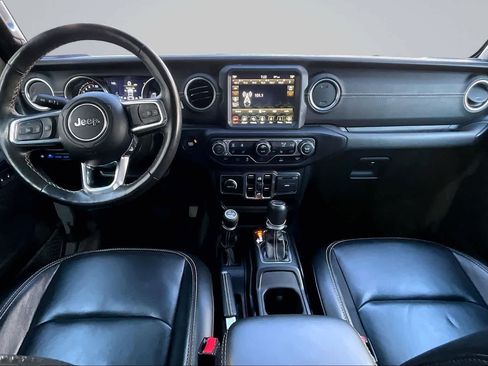 Used 2023 Jeep Wrangler Unlimited Sahara w/ Cold Weather Group AWD/4WD image 10