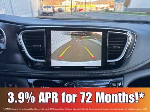 New 2026 Chrysler Pacifica Select FWD image 10